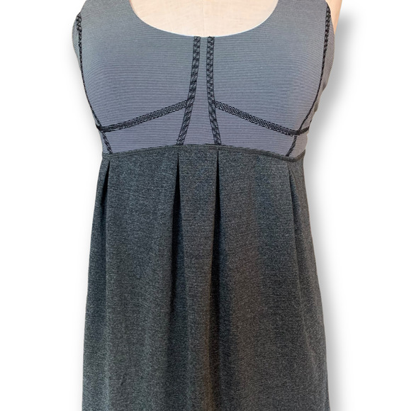 LULULEMON Run Your Heart Out Pleated Racerback Tank Top Yoga Running Workout 10 - Picture 3 of 10